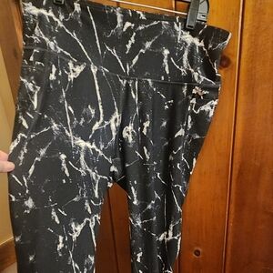 Black and White Marble Print Leggings